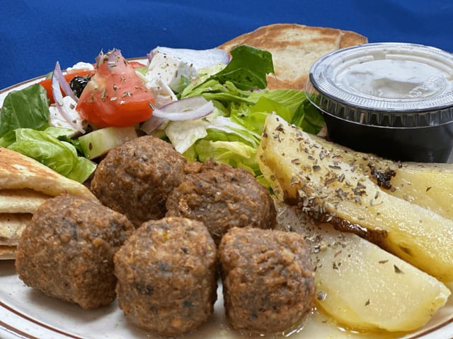 COMBO #3 Falafel Platter W/ GREEK SALAD.